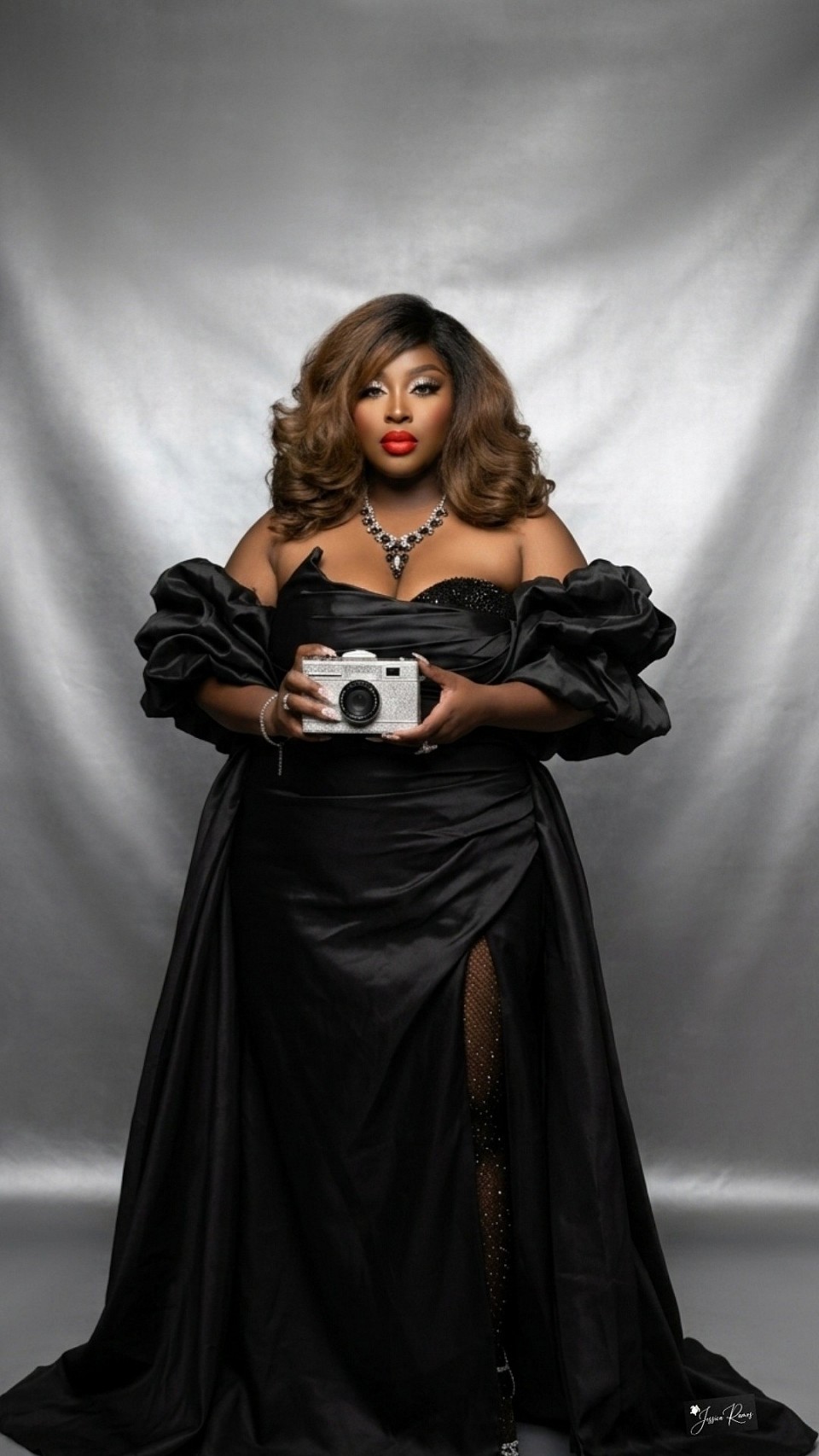 Wardrobe Stylist: Accepting new clients: